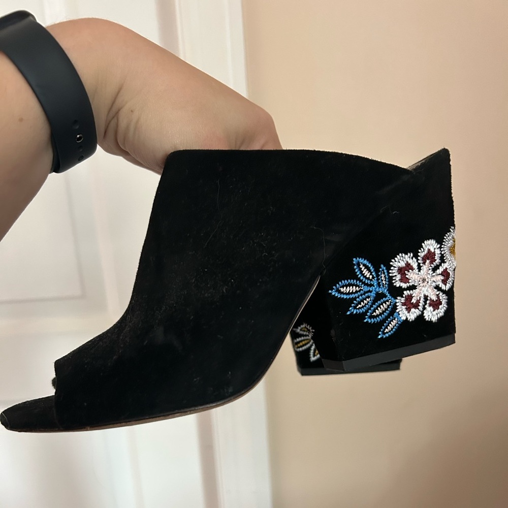 tory burch embroidered black velvet suede peep toe floral mule sandal shoe